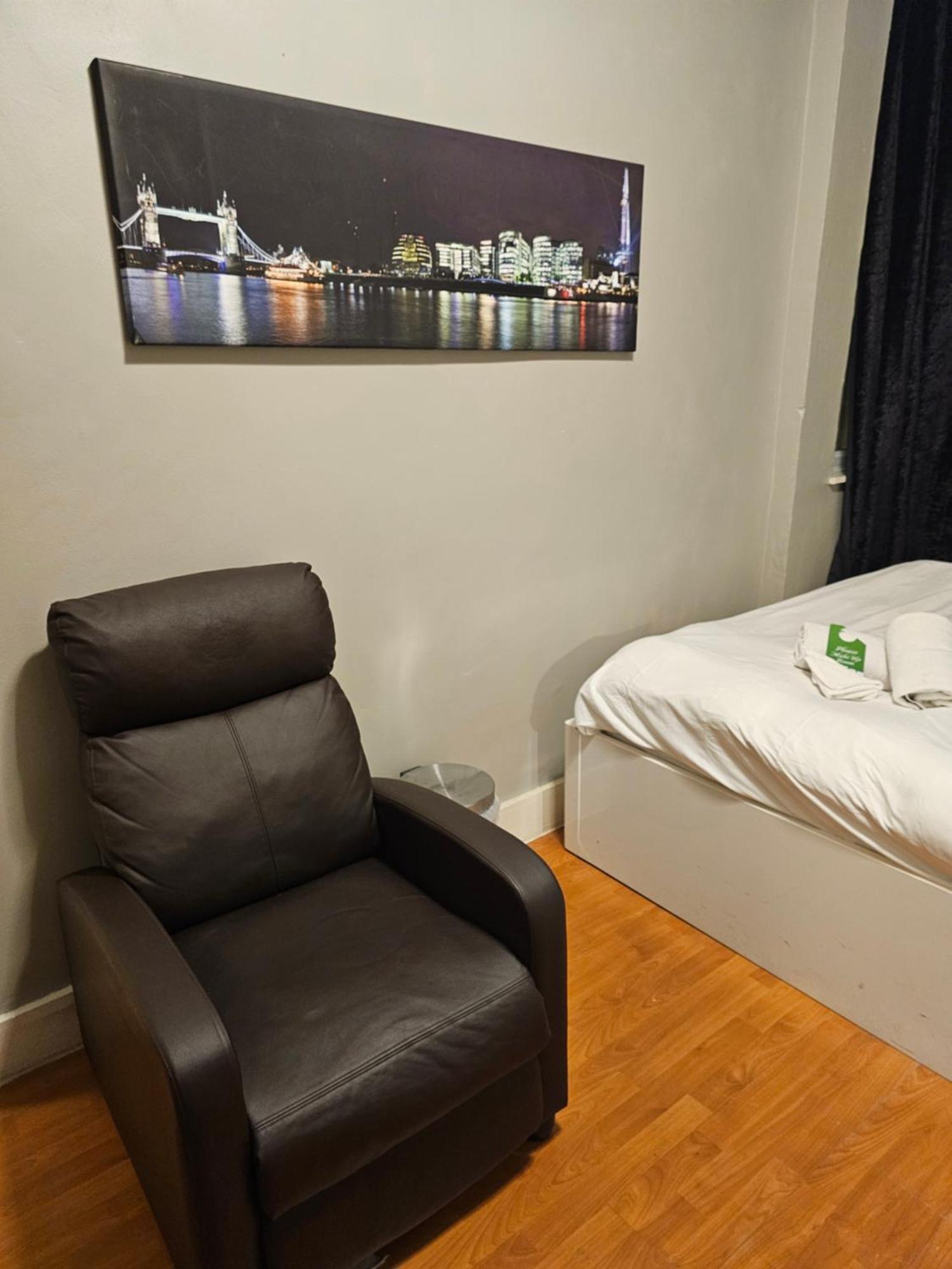 Umbrella Properties London Excel Exteriör bild
