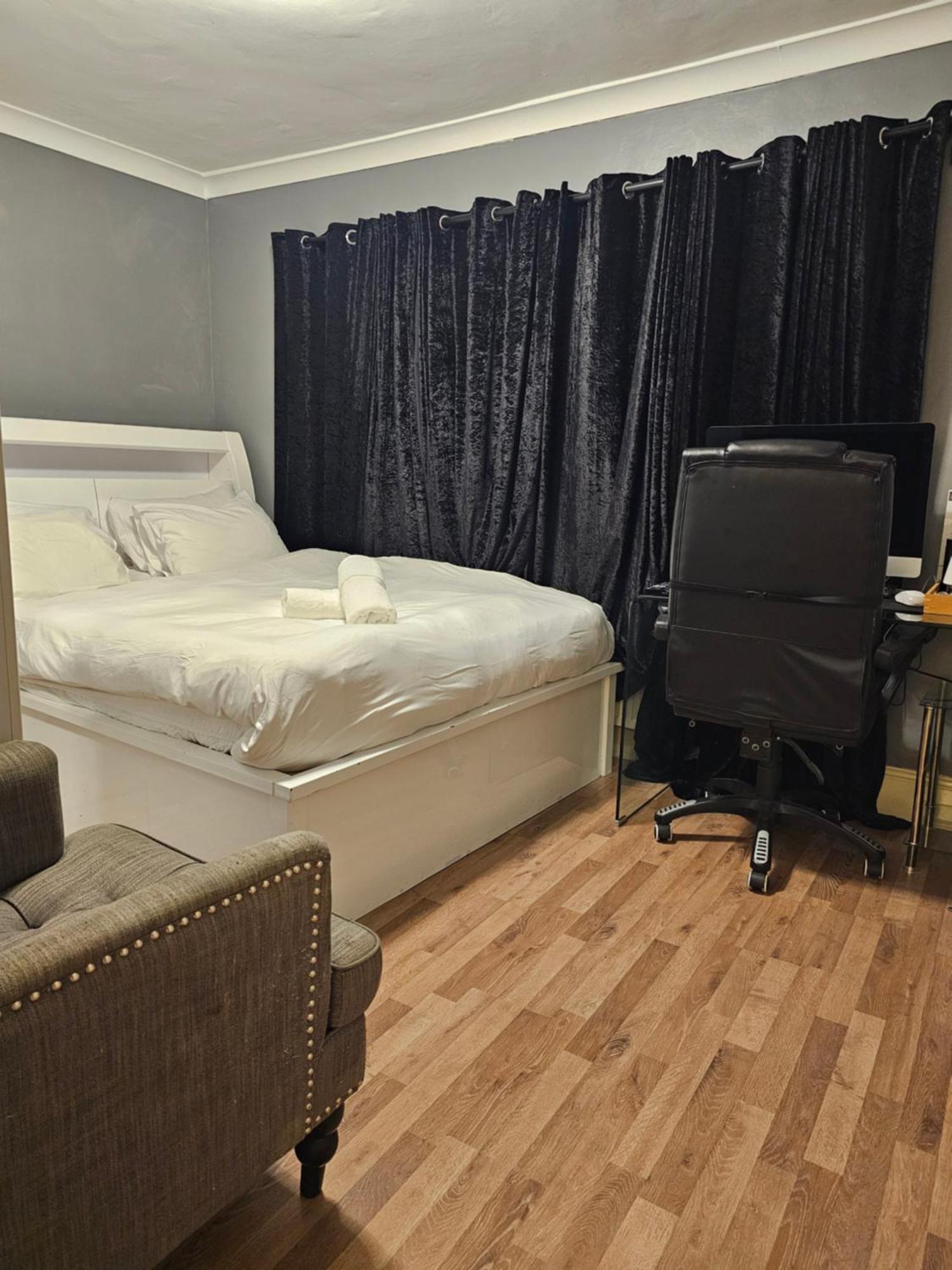 Umbrella Properties London Excel Exteriör bild