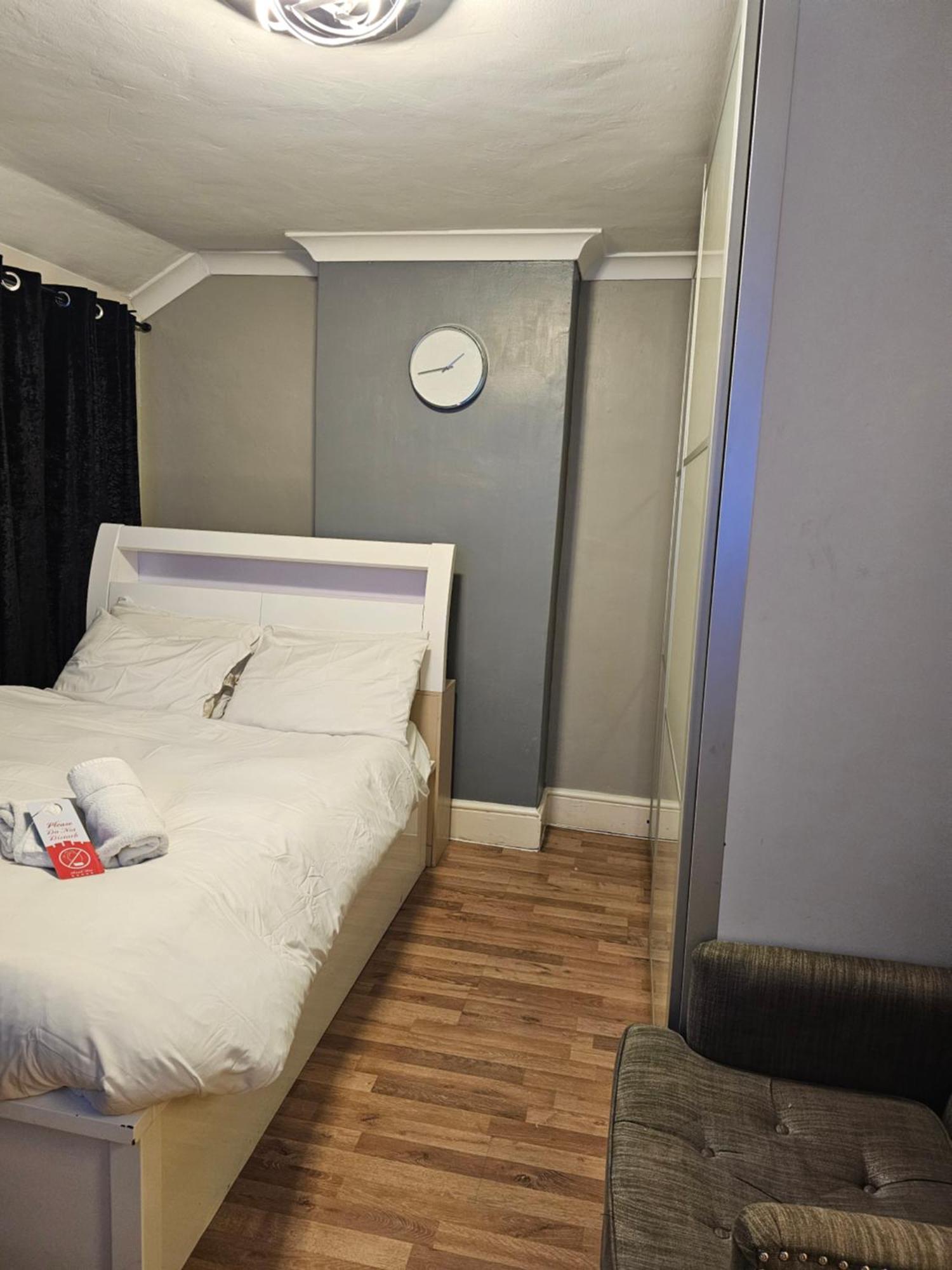 Umbrella Properties London Excel Exteriör bild
